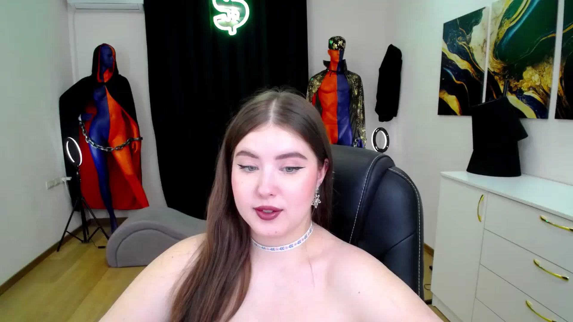 Gallery image thumbnail from AdmireMyEyes's myfreecams stream on, 11/16/2024, 11:54 image 12 of 20