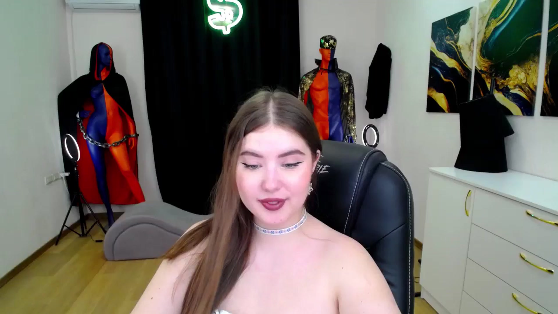 Gallery image thumbnail from AdmireMyEyes's myfreecams stream on, 11/16/2024, 11:54 image 7 of 20