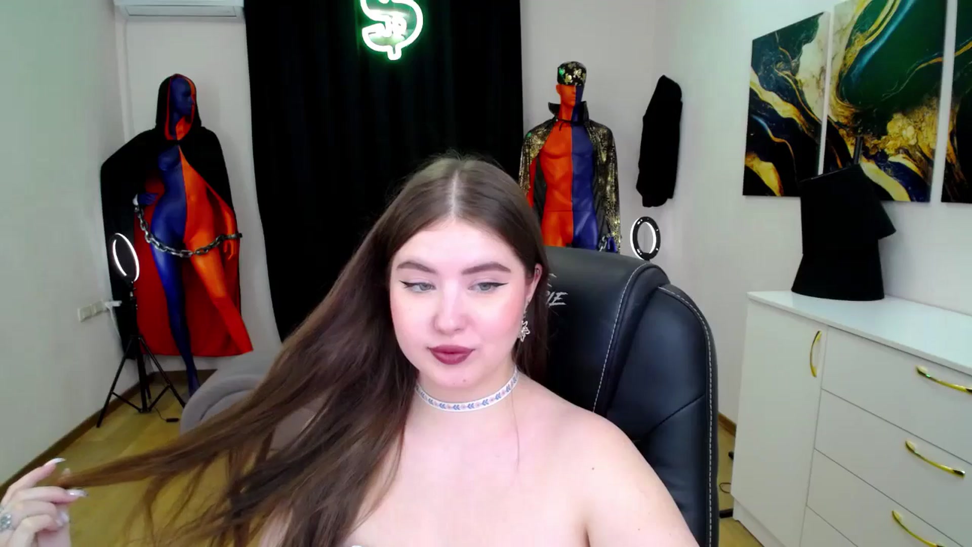 Gallery image thumbnail from AdmireMyEyes's myfreecams stream on, 11/16/2024, 11:54 image 11 of 20