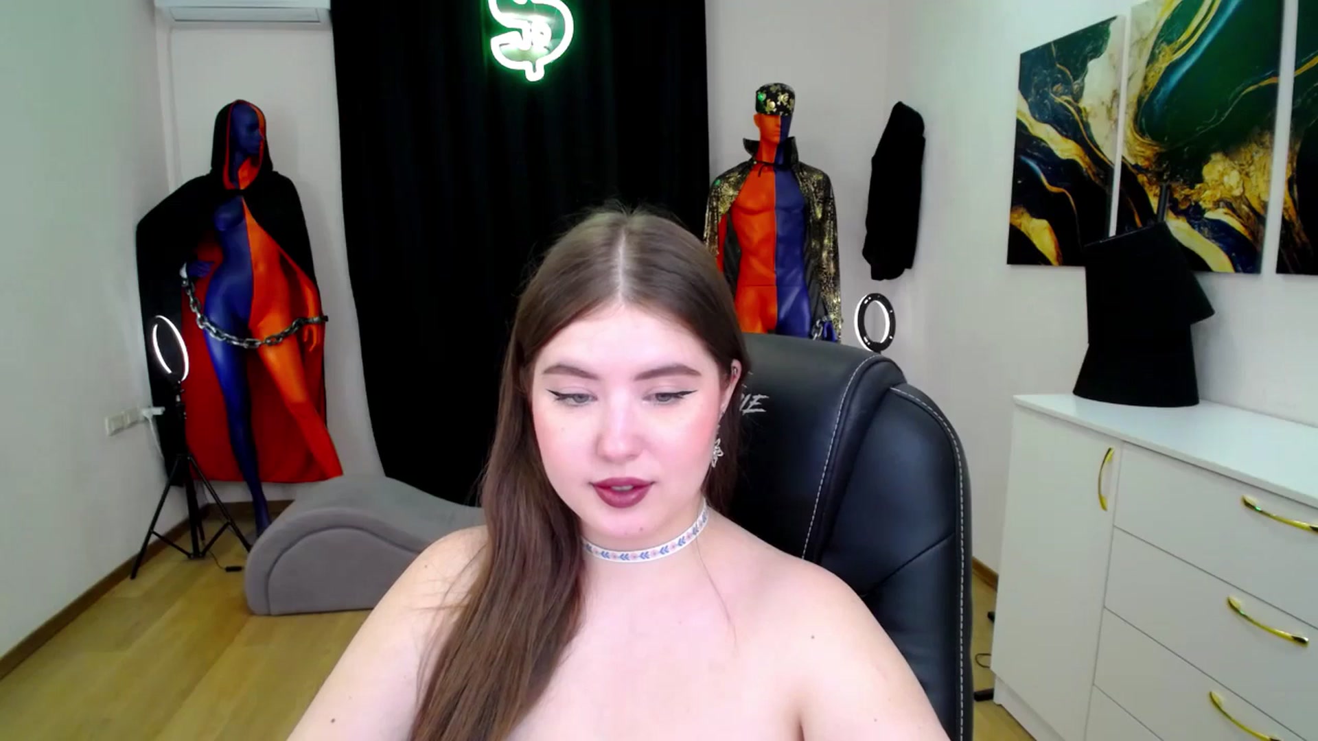 Gallery image thumbnail from AdmireMyEyes's myfreecams stream on, 11/16/2024, 11:54 image 10 of 20