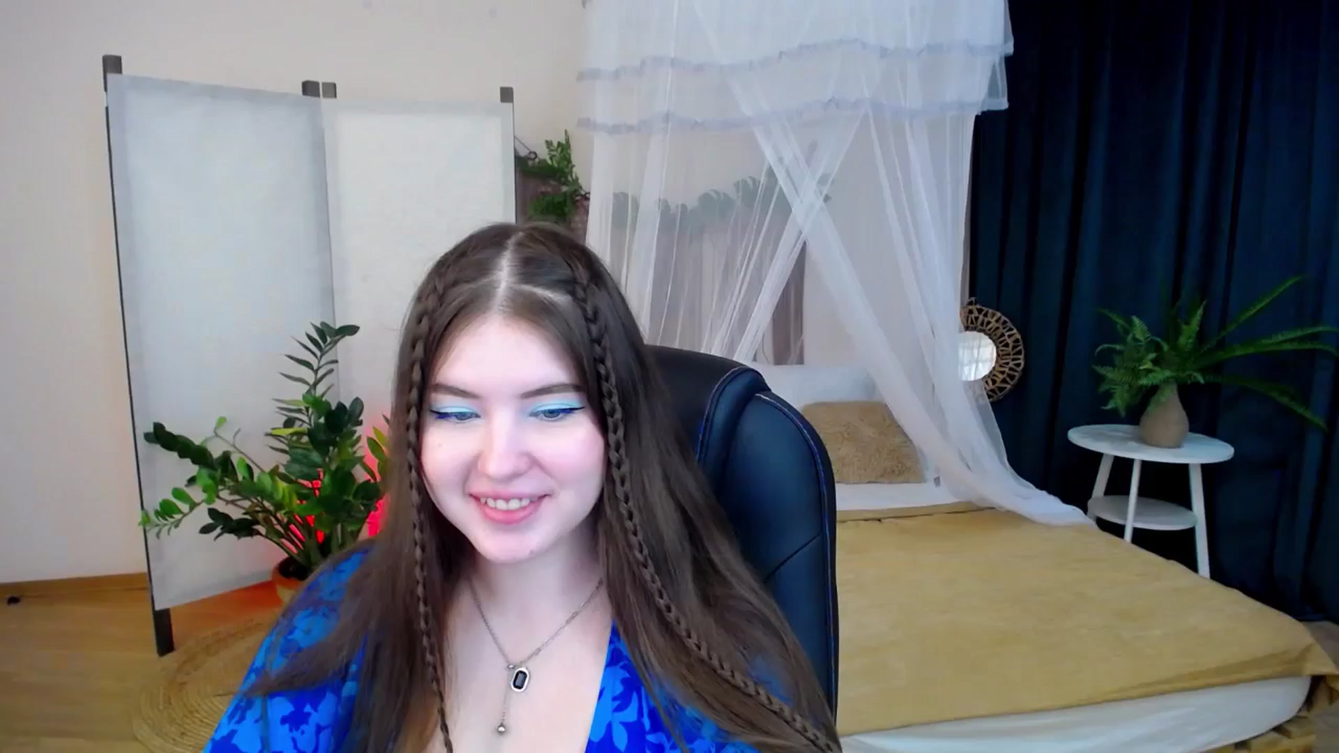 Gallery image thumbnail from AdmireMyEyes's myfreecams stream on, 11/17/2024, 19:06 image 9 of 20