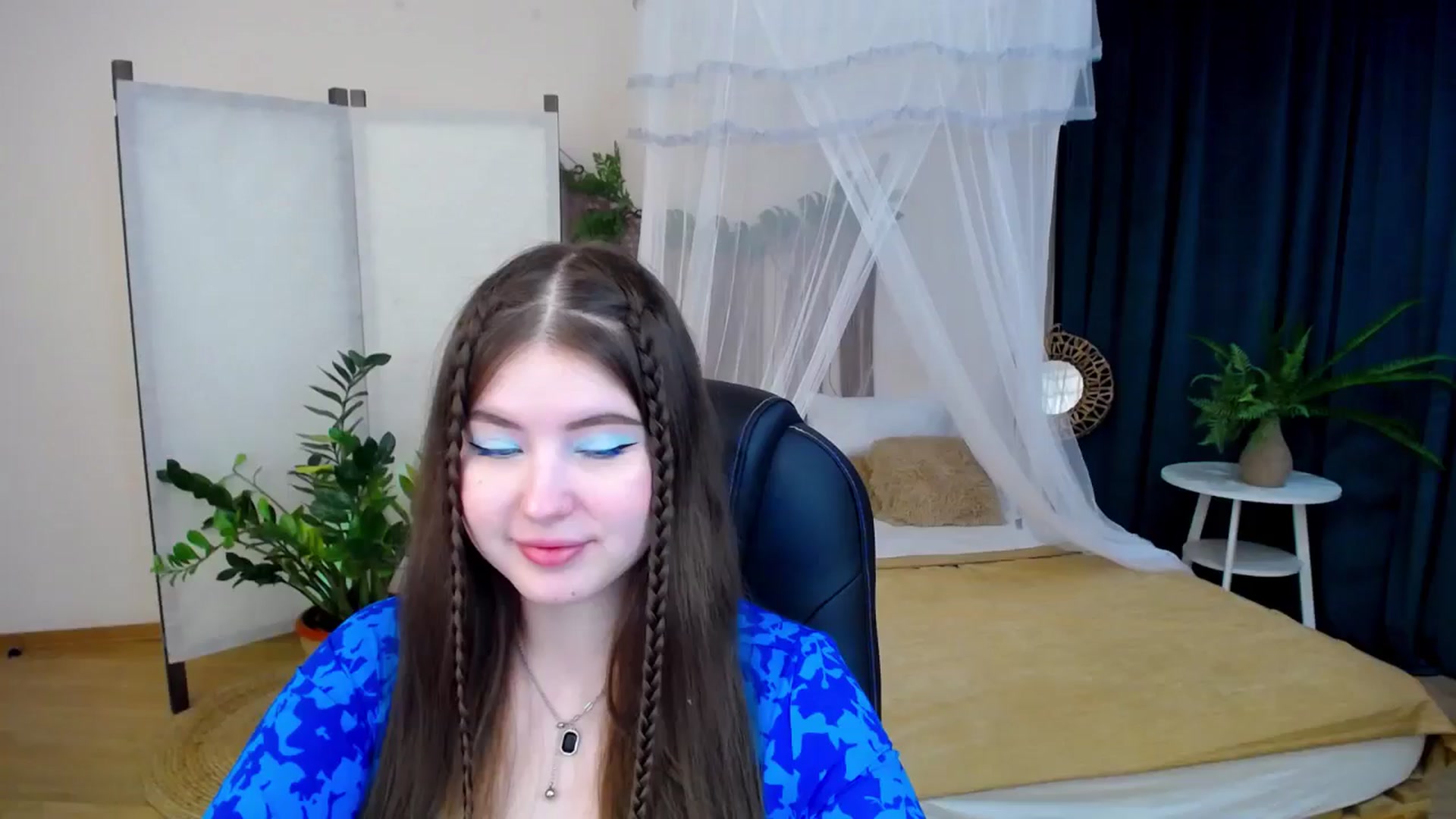 Gallery image thumbnail from AdmireMyEyes's myfreecams stream on, 11/17/2024, 19:06 image 1 of 20