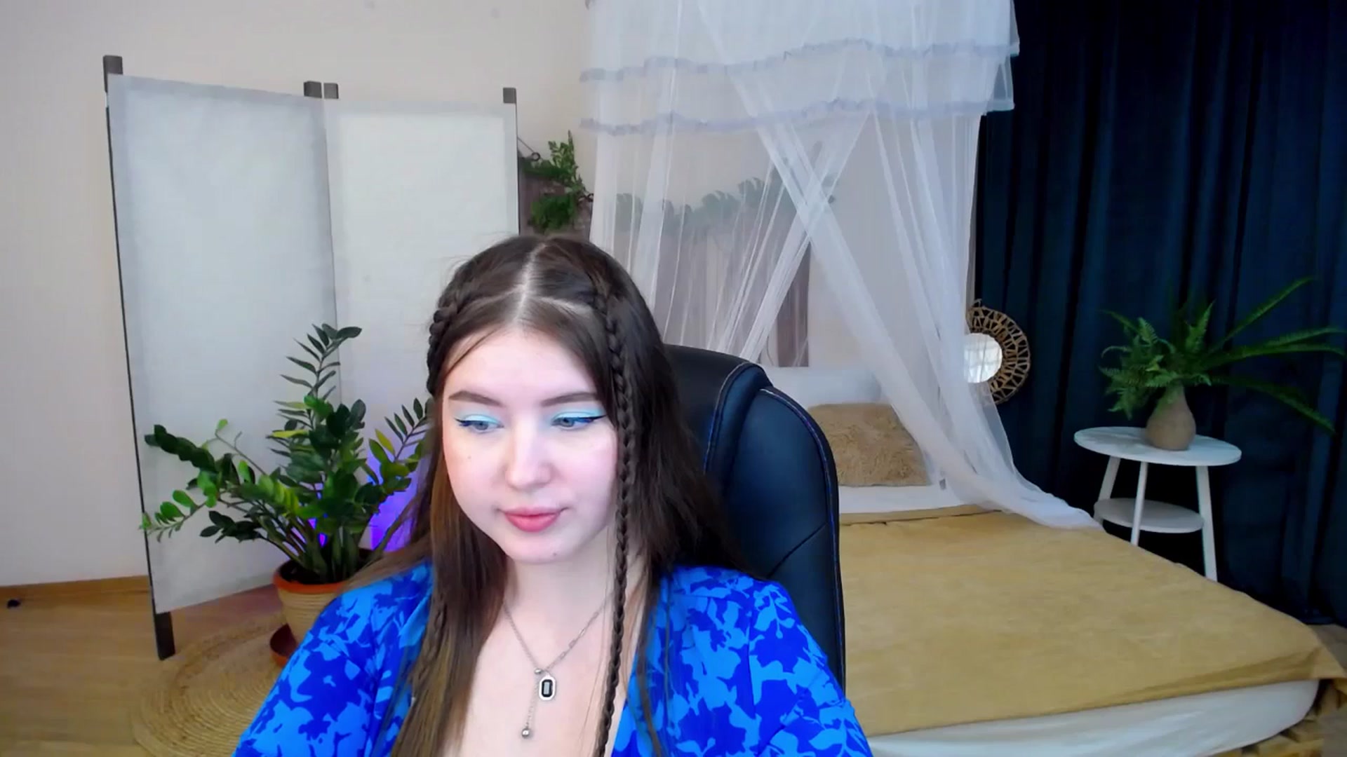 Gallery image thumbnail from AdmireMyEyes's myfreecams stream on, 11/17/2024, 19:06 image 20 of 20