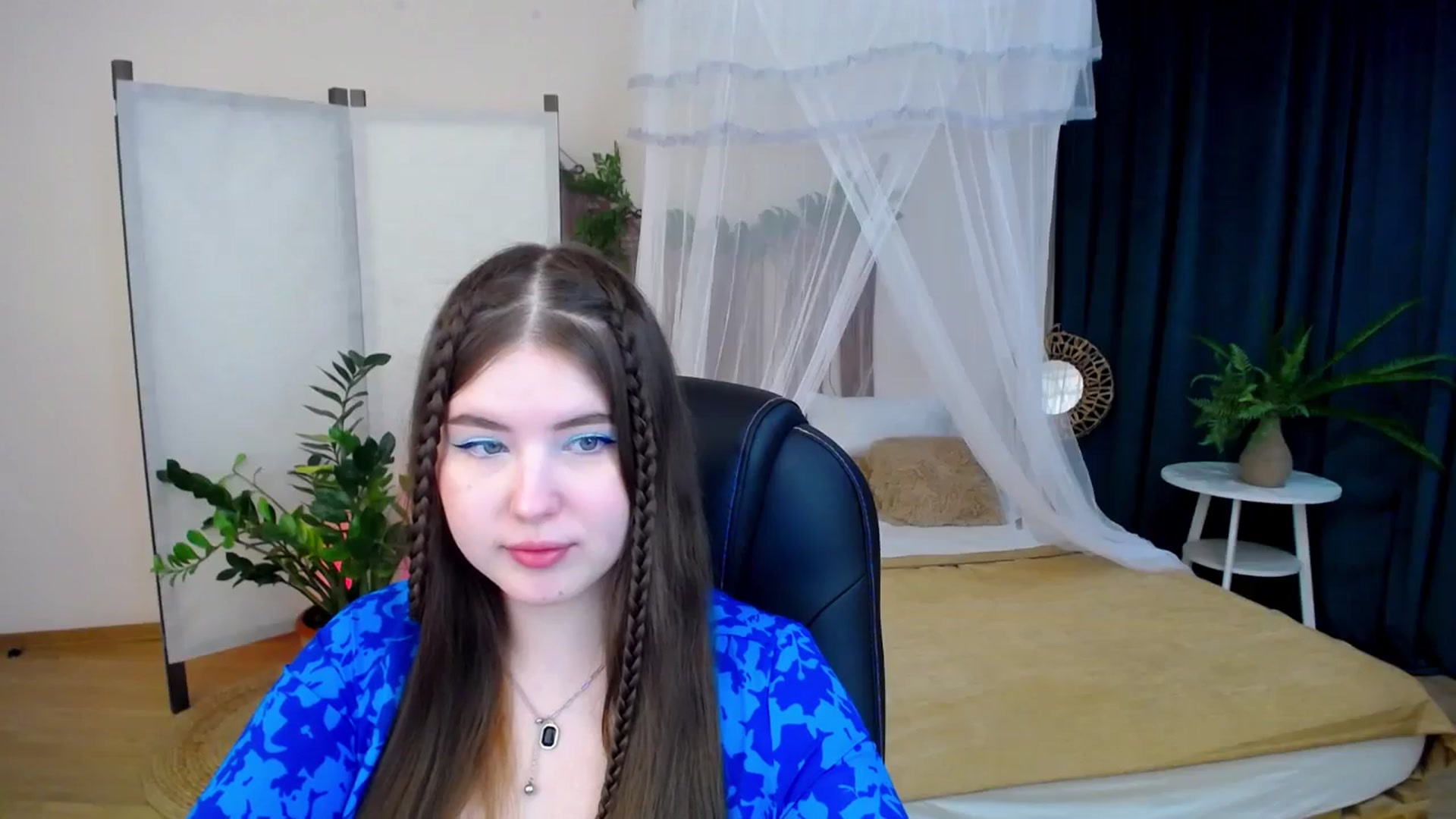 Gallery image thumbnail from AdmireMyEyes's myfreecams stream on, 11/17/2024, 19:06 image 3 of 20