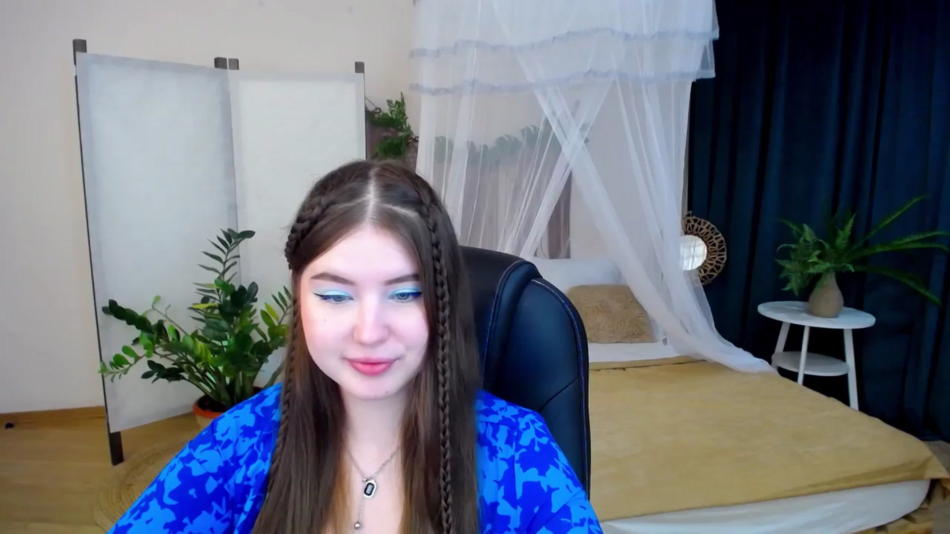 Gallery image thumbnail from AdmireMyEyes's myfreecams stream on, 11/17/2024, 19:06 image 5 of 20