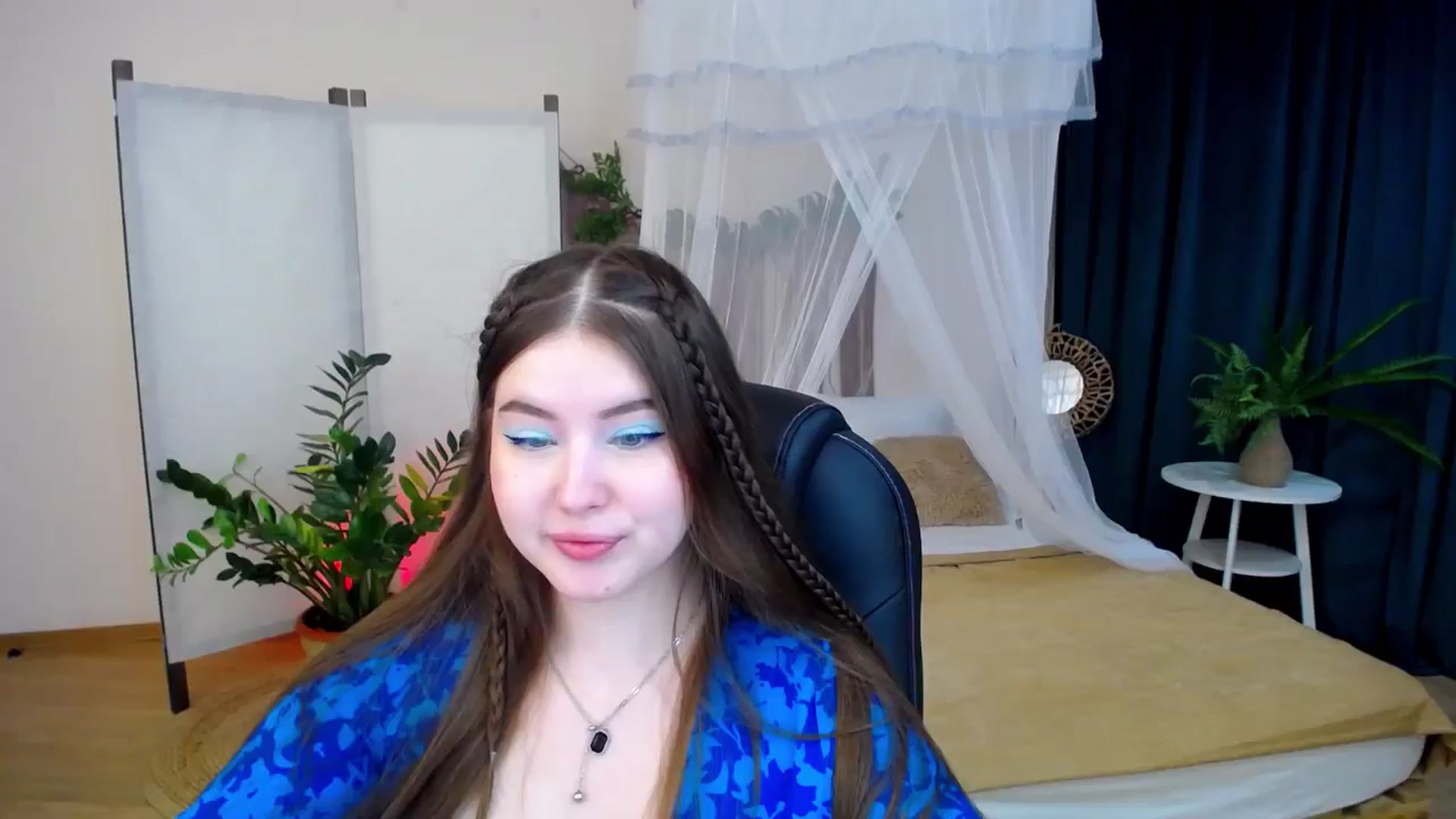 Gallery image thumbnail from AdmireMyEyes's myfreecams stream on, 11/17/2024, 19:06 image 6 of 20