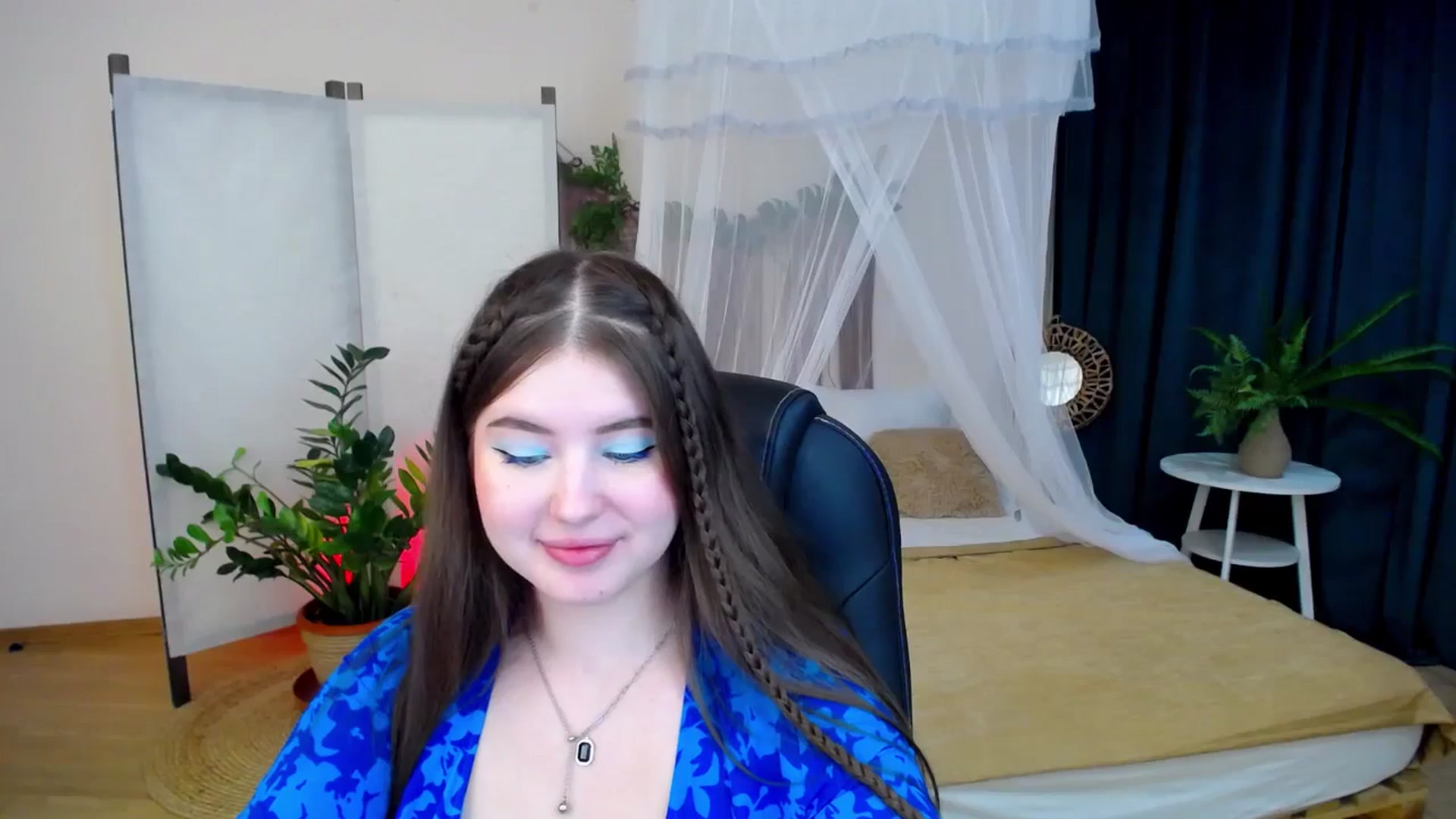 Gallery image thumbnail from AdmireMyEyes's myfreecams stream on, 11/17/2024, 19:46 image 11 of 20