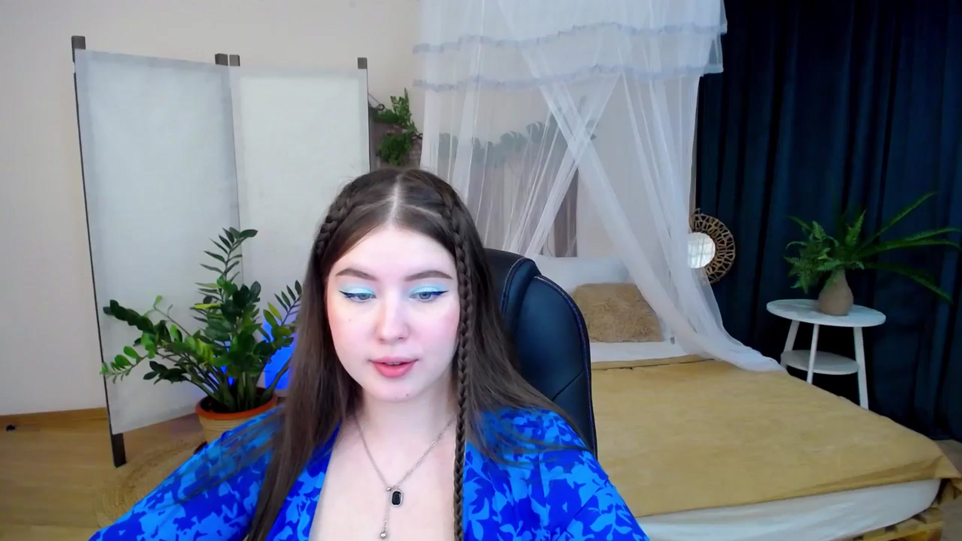 Gallery image thumbnail from AdmireMyEyes's myfreecams stream on, 11/17/2024, 19:46 image 5 of 20