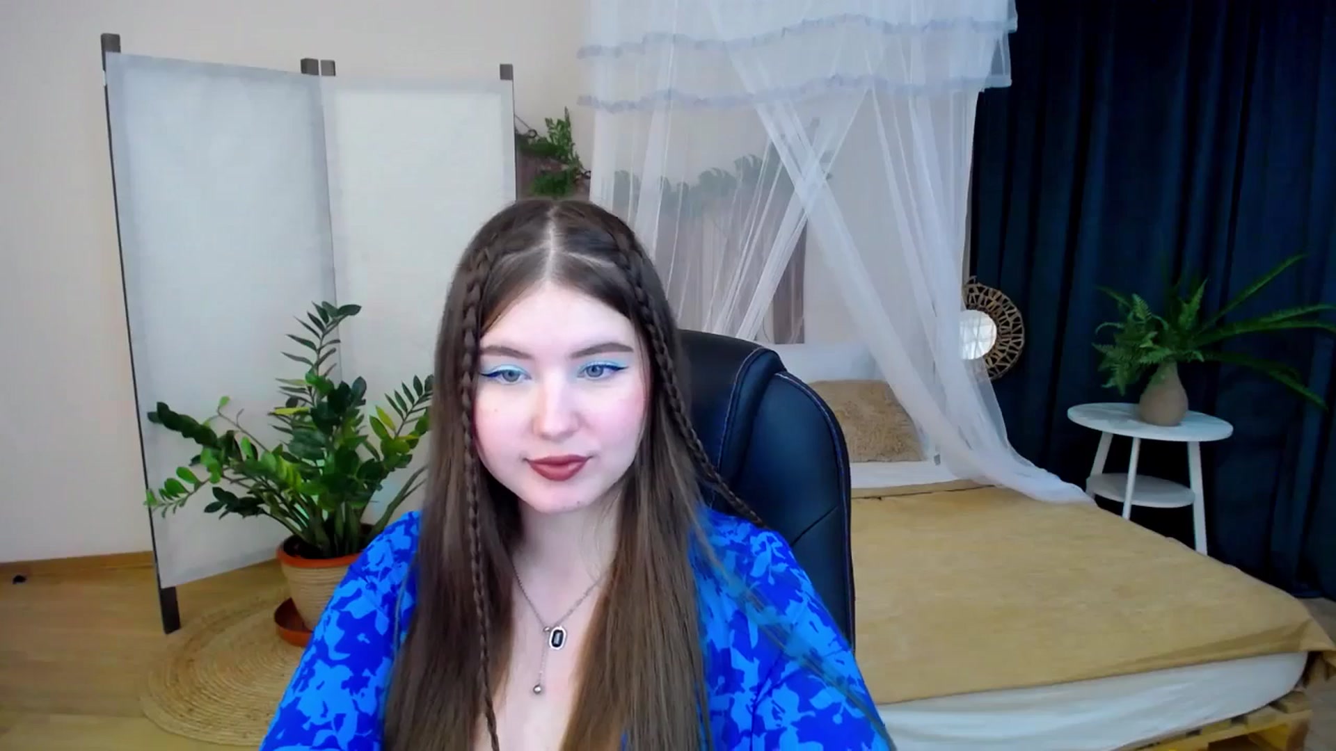 Gallery image thumbnail from AdmireMyEyes's myfreecams stream on, 11/17/2024, 21:04 image 10 of 20