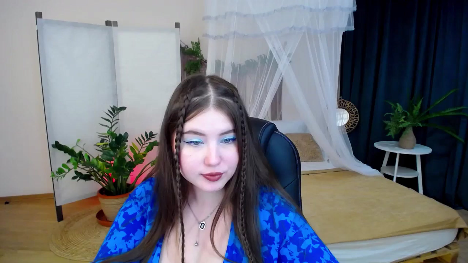 Gallery image thumbnail from AdmireMyEyes's myfreecams stream on, 11/17/2024, 21:04 image 6 of 20