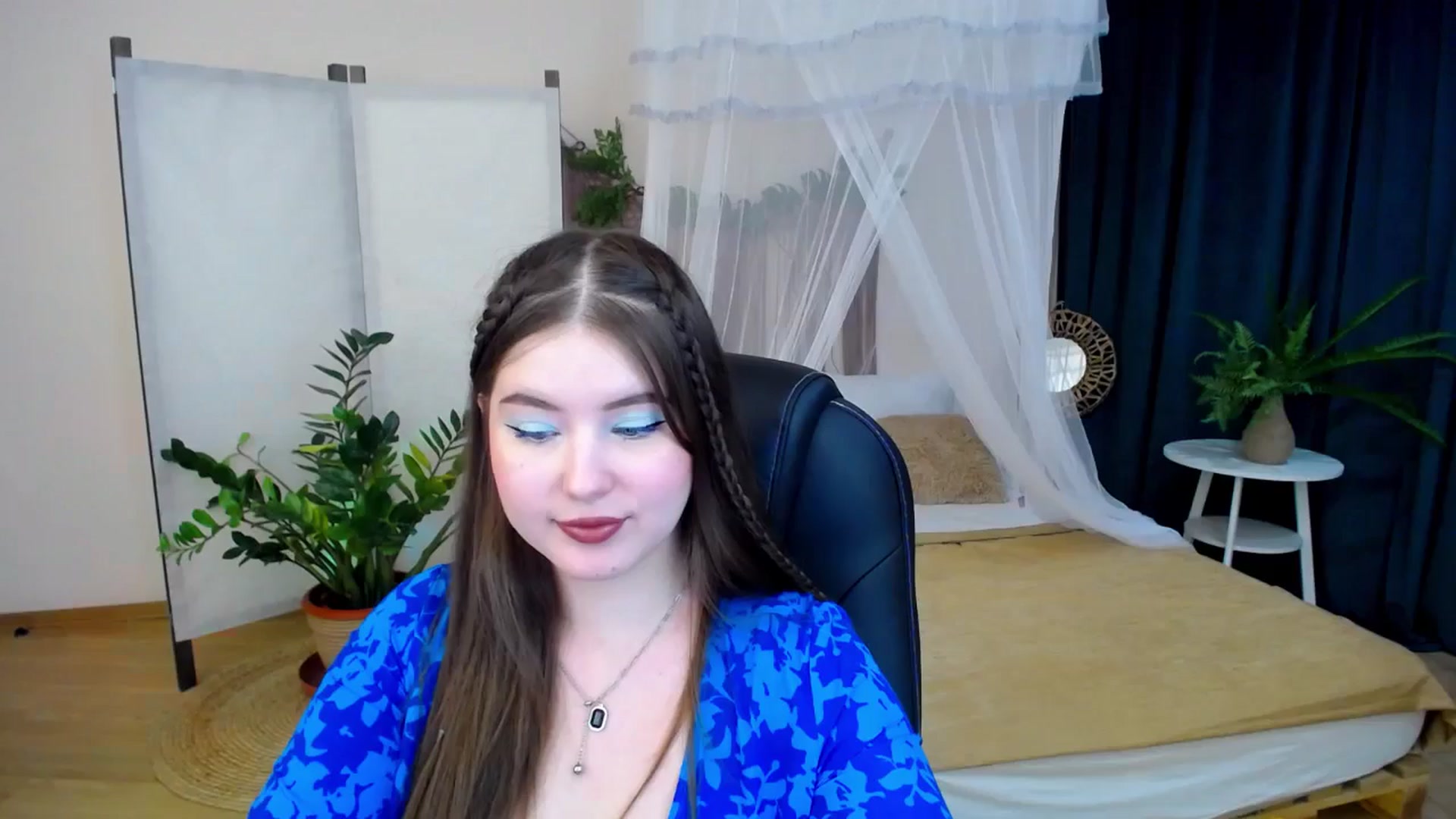 Gallery image thumbnail from AdmireMyEyes's myfreecams stream on, 11/17/2024, 21:04 image 20 of 20
