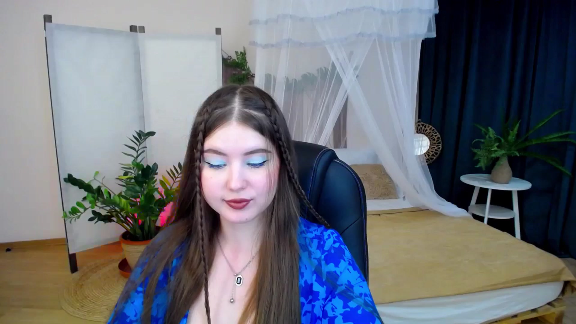 Gallery image thumbnail from AdmireMyEyes's myfreecams stream on, 11/17/2024, 21:04 image 12 of 20