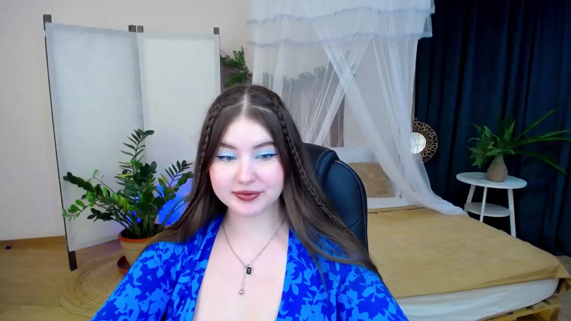 Gallery image thumbnail from AdmireMyEyes's myfreecams stream on, 11/17/2024, 21:04 image 5 of 20