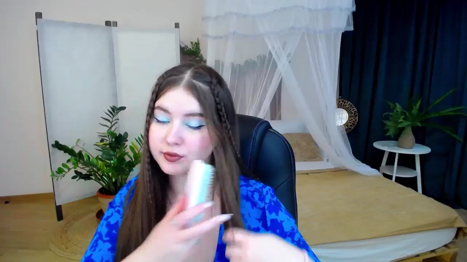 Gallery image thumbnail from AdmireMyEyes's myfreecams stream on, 11/17/2024, 21:04 image 7 of 20