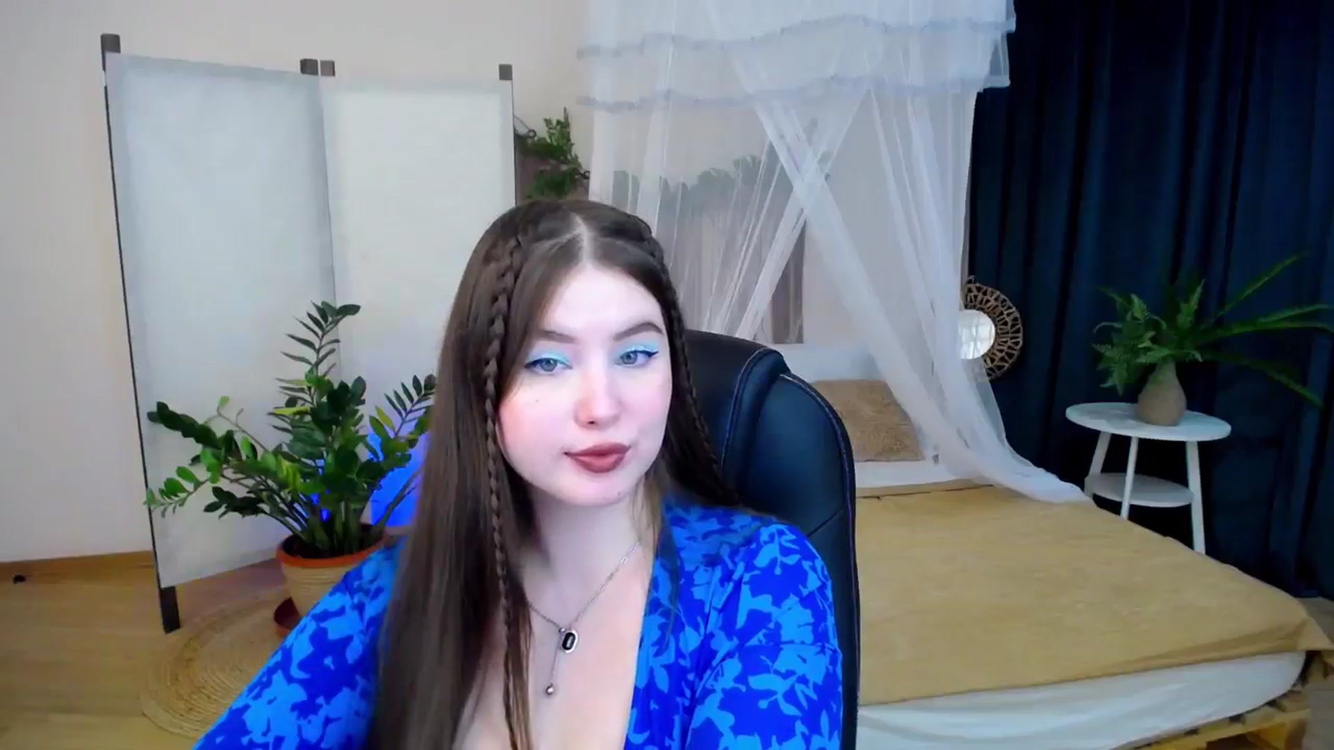 Gallery image thumbnail from AdmireMyEyes's myfreecams stream on, 11/17/2024, 21:04 image 2 of 20