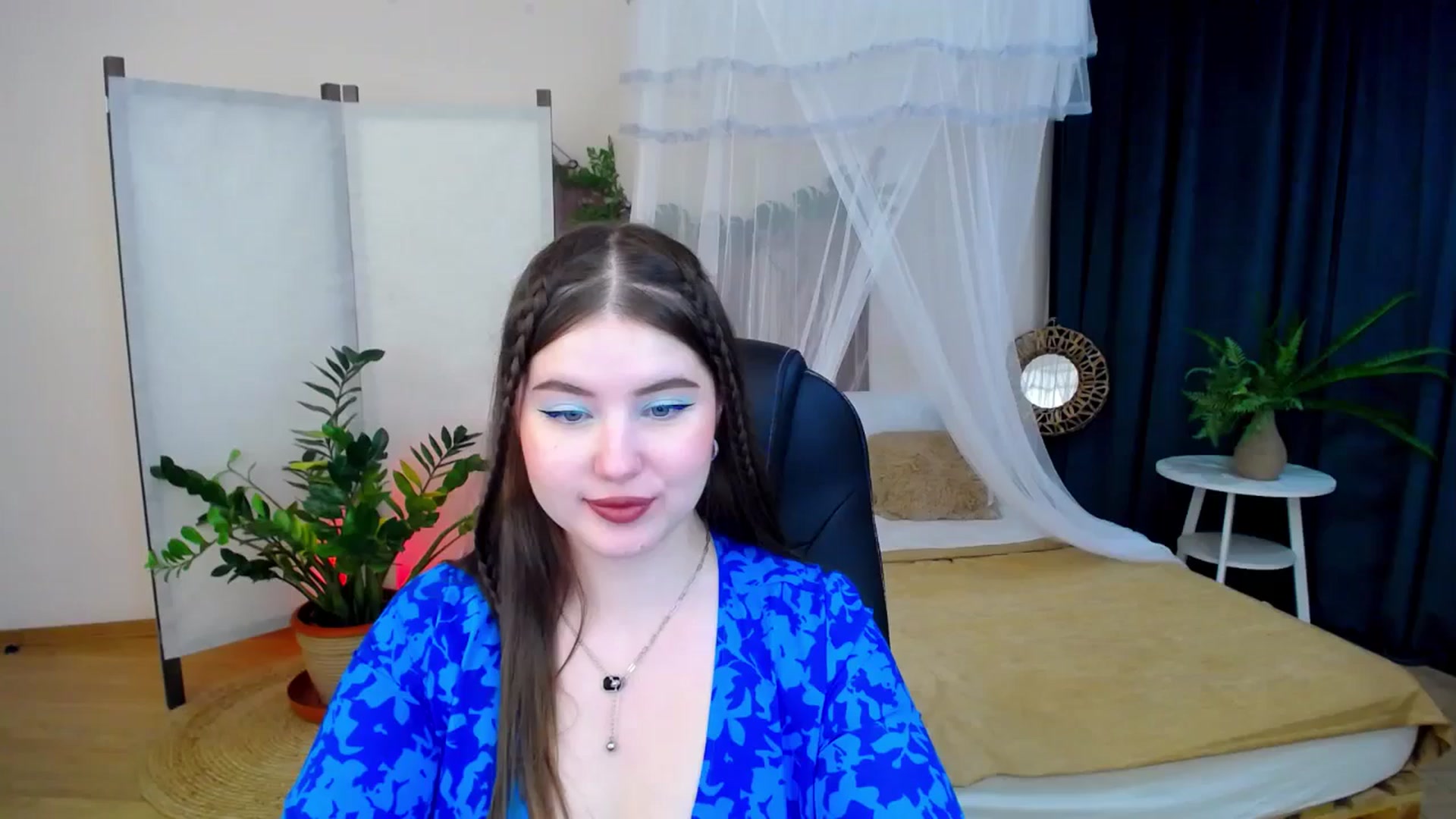 Gallery image thumbnail from AdmireMyEyes's myfreecams stream on, 11/18/2024, 02:17 image 13 of 20