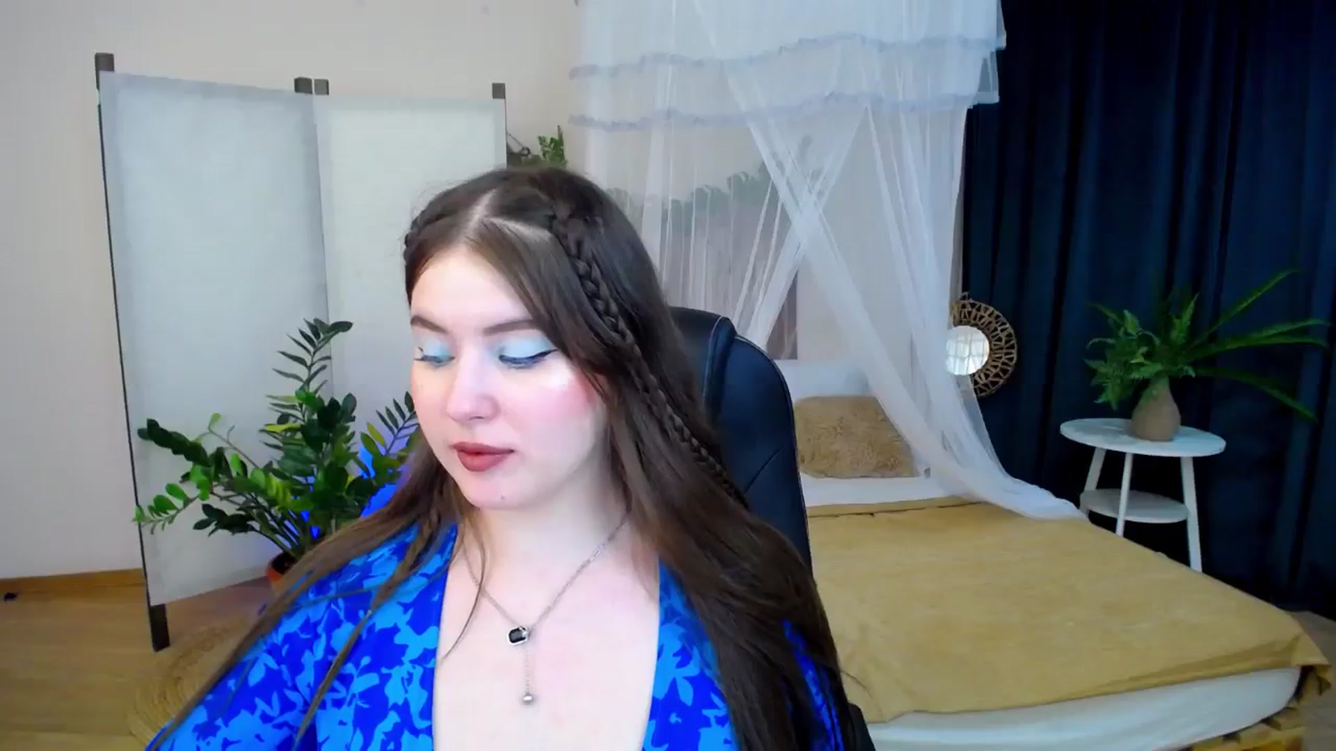 Gallery image thumbnail from AdmireMyEyes's myfreecams stream on, 11/18/2024, 02:17 image 9 of 20