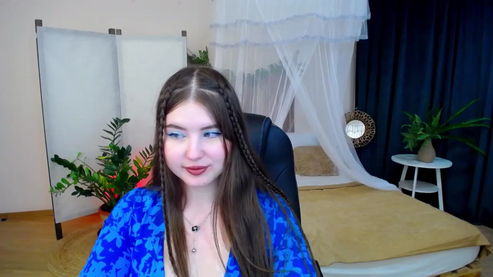 Gallery image thumbnail from AdmireMyEyes's myfreecams stream on, 11/18/2024, 02:17 image 10 of 20