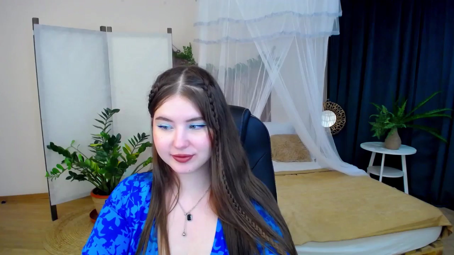 Gallery image thumbnail from AdmireMyEyes's myfreecams stream on, 11/18/2024, 02:17 image 8 of 20