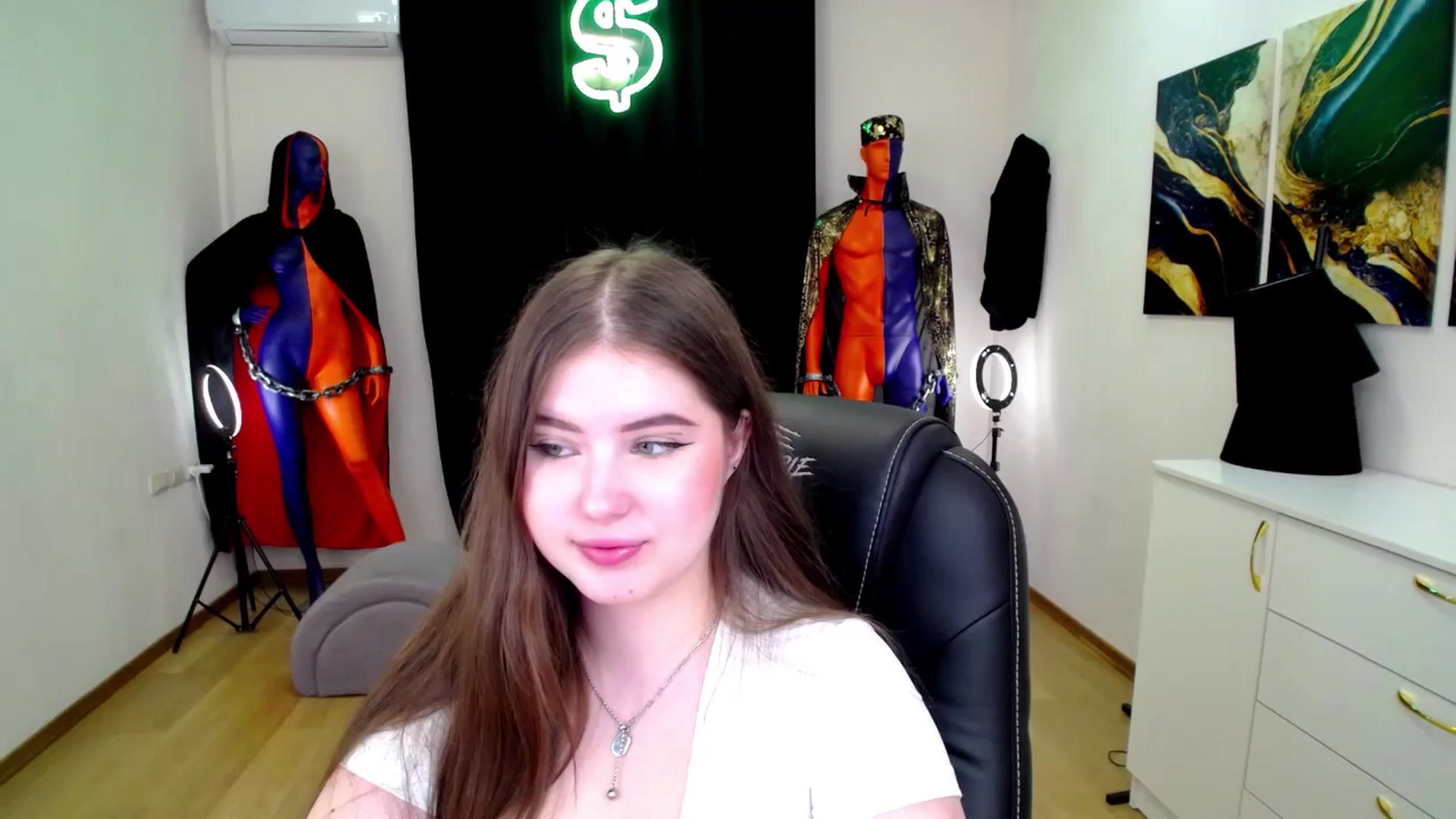 Gallery image thumbnail from AdmireMyEyes's myfreecams stream on, 11/18/2024, 19:59 image 12 of 20