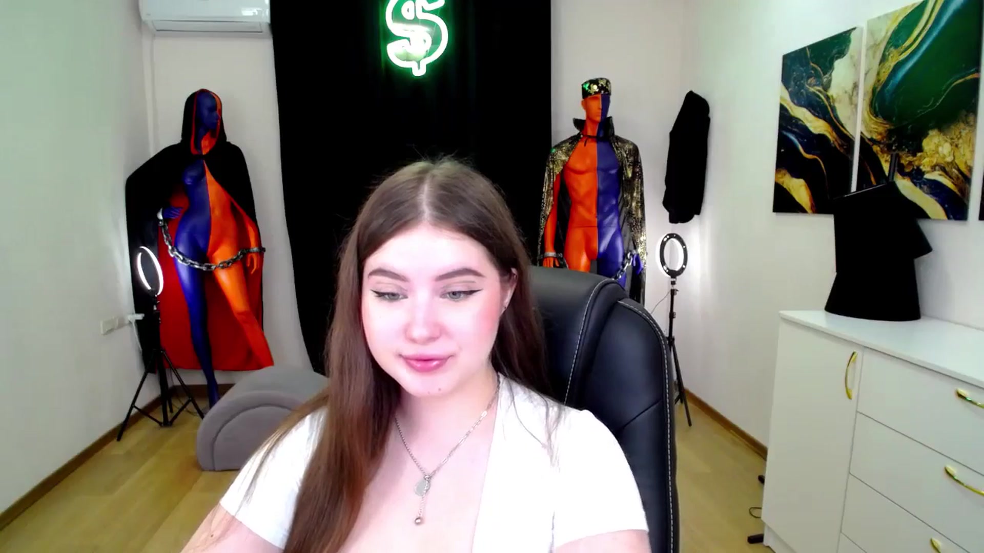 Gallery image thumbnail from AdmireMyEyes's myfreecams stream on, 11/18/2024, 19:59 image 9 of 20