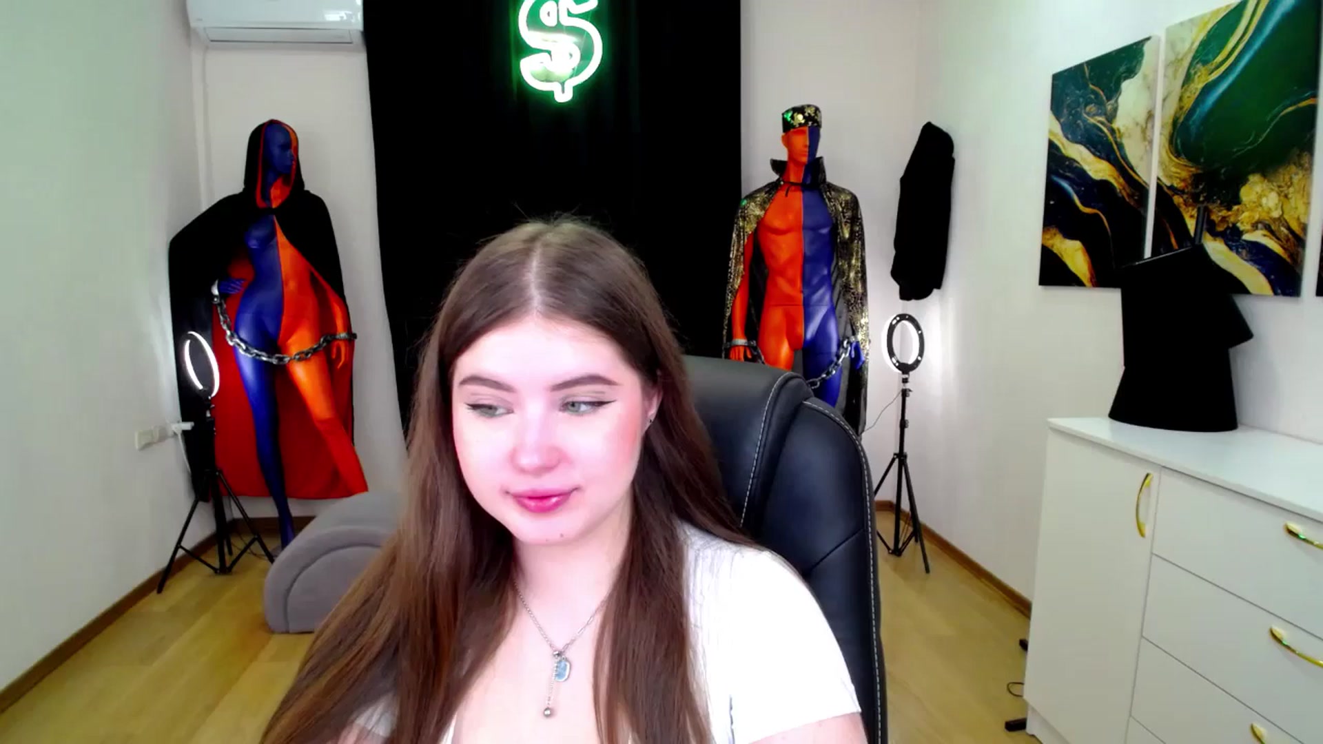 Gallery image thumbnail from AdmireMyEyes's myfreecams stream on, 11/18/2024, 19:59 image 7 of 20