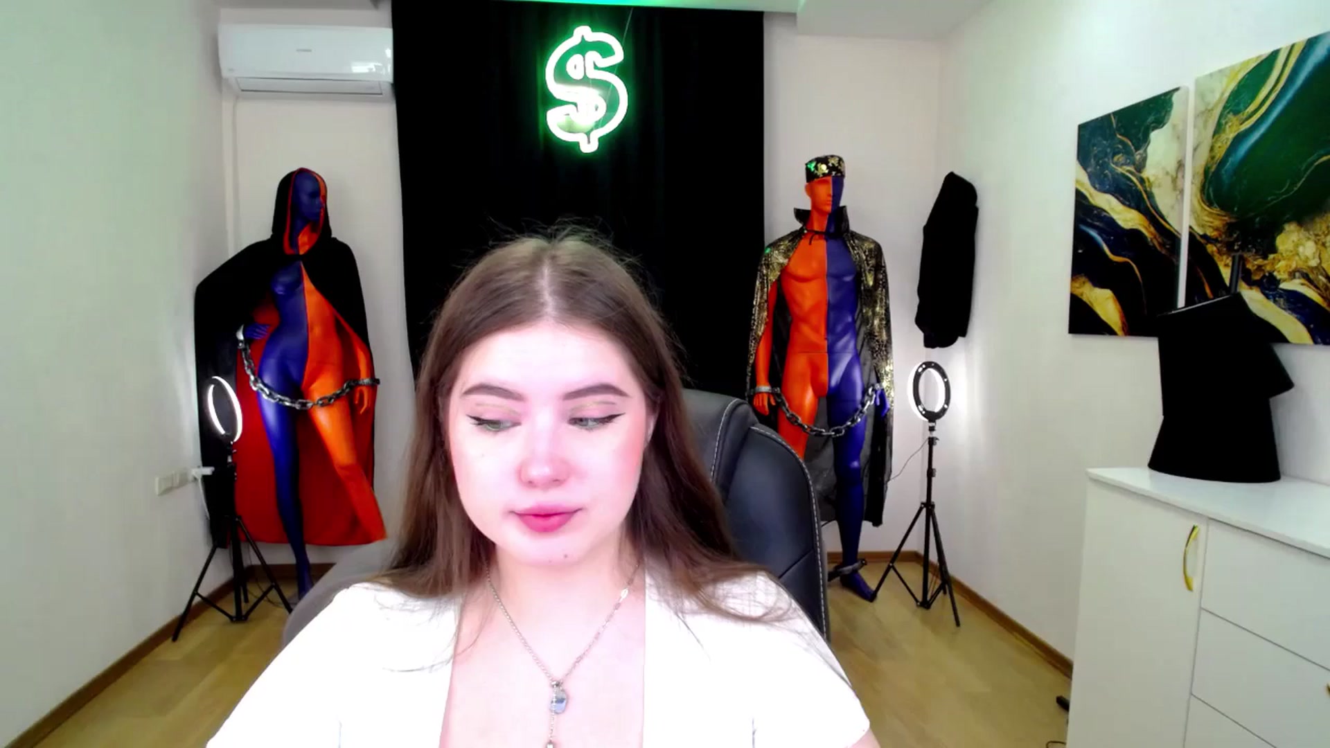 Gallery image thumbnail from AdmireMyEyes's myfreecams stream on, 11/18/2024, 19:59 image 1 of 20