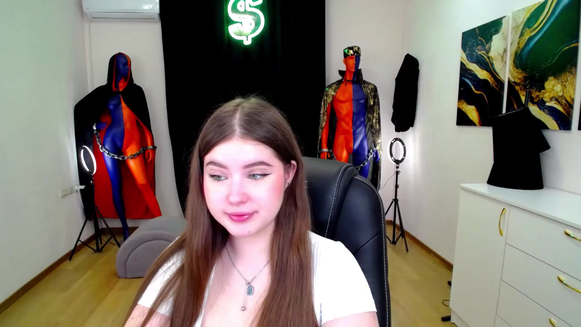 Gallery image thumbnail from AdmireMyEyes's myfreecams stream on, 11/18/2024, 19:59 image 8 of 20