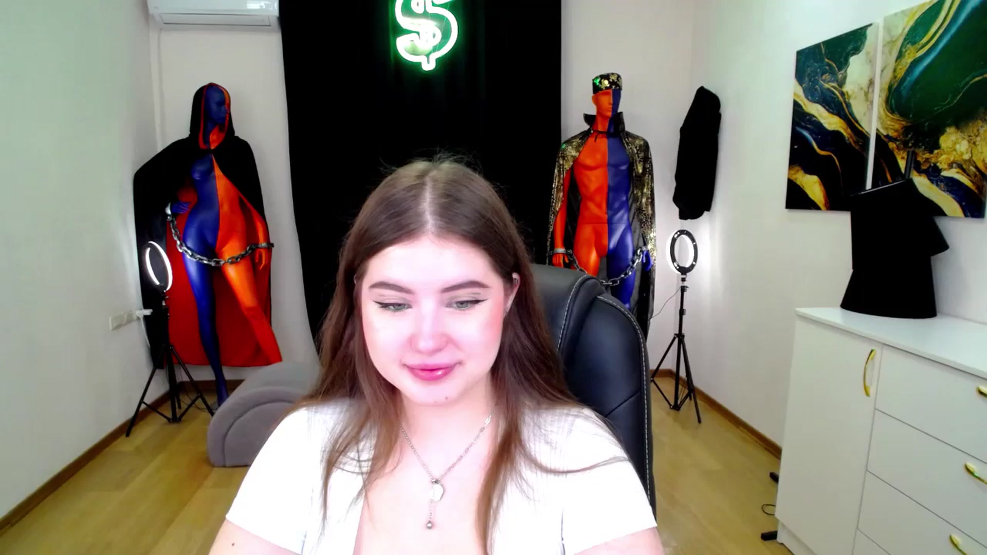 Gallery image thumbnail from AdmireMyEyes's myfreecams stream on, 11/18/2024, 19:59 image 4 of 20