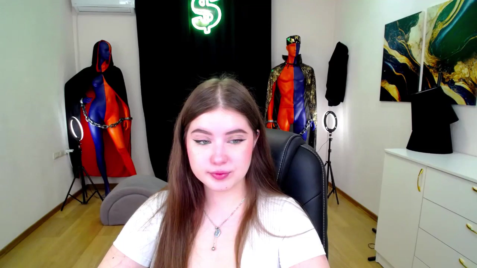 Gallery image thumbnail from AdmireMyEyes's myfreecams stream on, 11/18/2024, 19:59 image 5 of 20