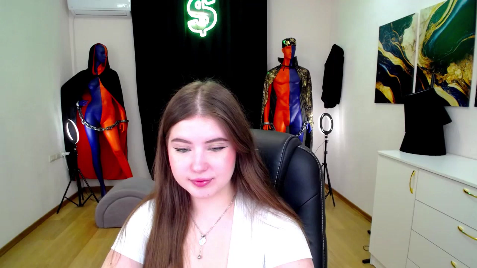 Gallery image thumbnail from AdmireMyEyes's myfreecams stream on, 11/18/2024, 19:59 image 10 of 20