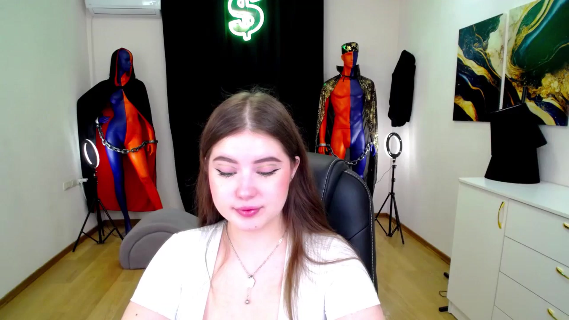 Gallery image thumbnail from AdmireMyEyes's myfreecams stream on, 11/18/2024, 19:59 image 3 of 20