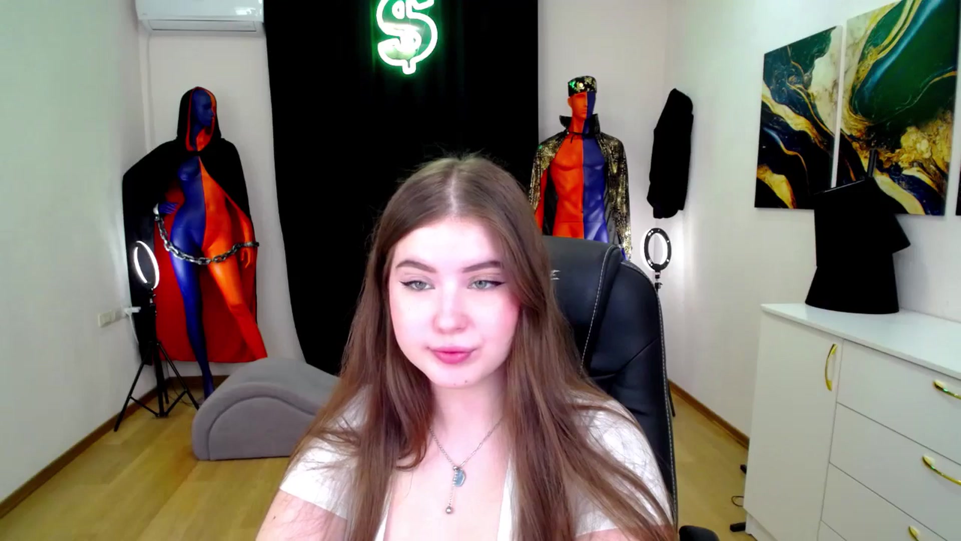 Gallery image thumbnail from AdmireMyEyes's myfreecams stream on, 11/18/2024, 19:59 image 13 of 20