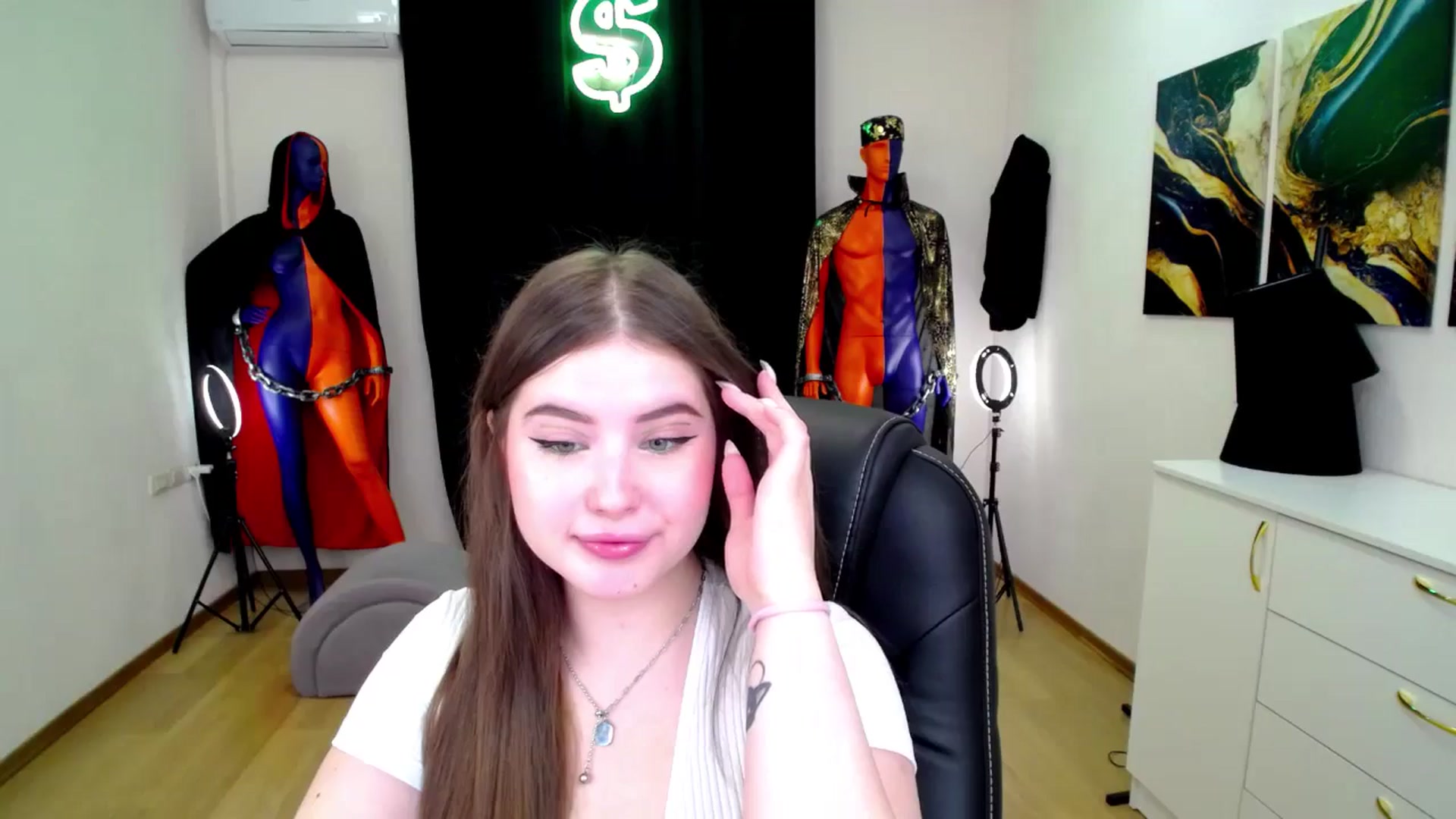 Gallery image thumbnail from AdmireMyEyes's myfreecams stream on, 11/18/2024, 19:59 image 15 of 20