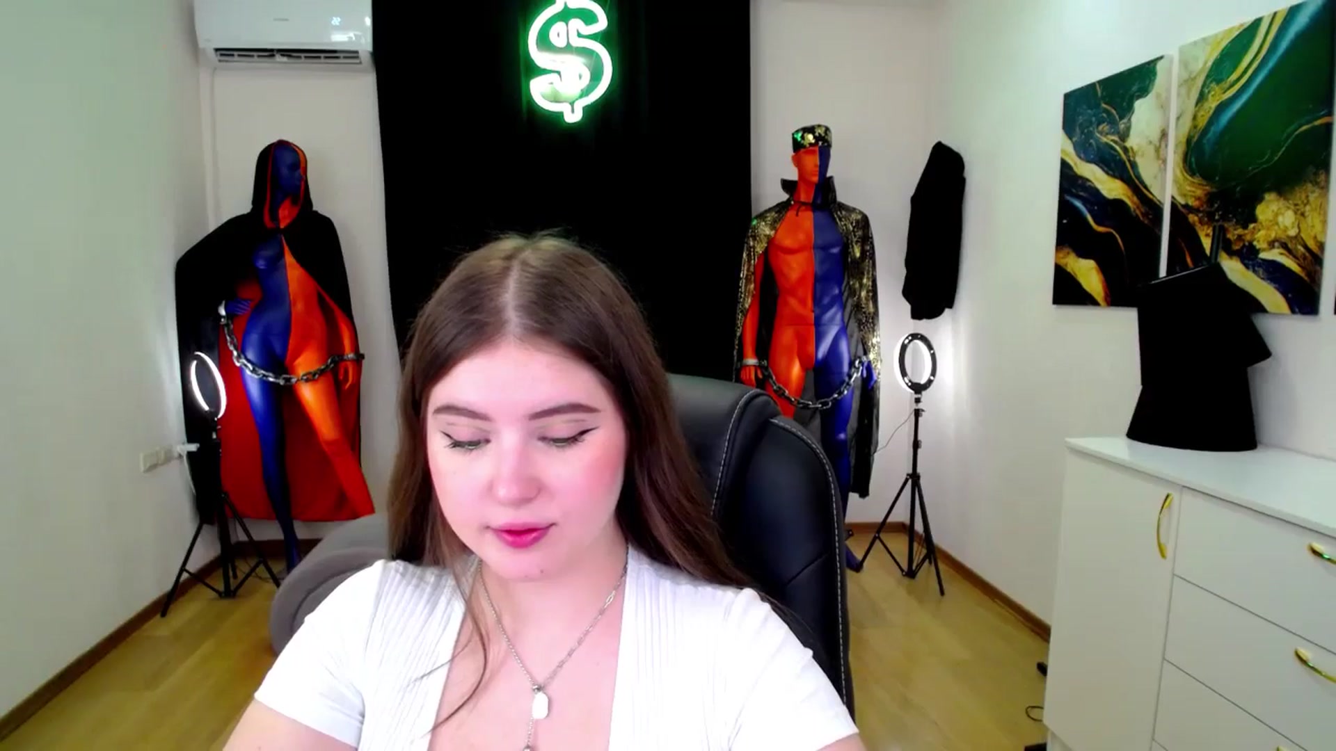 Gallery image thumbnail from AdmireMyEyes's myfreecams stream on, 11/18/2024, 21:48 image 12 of 20