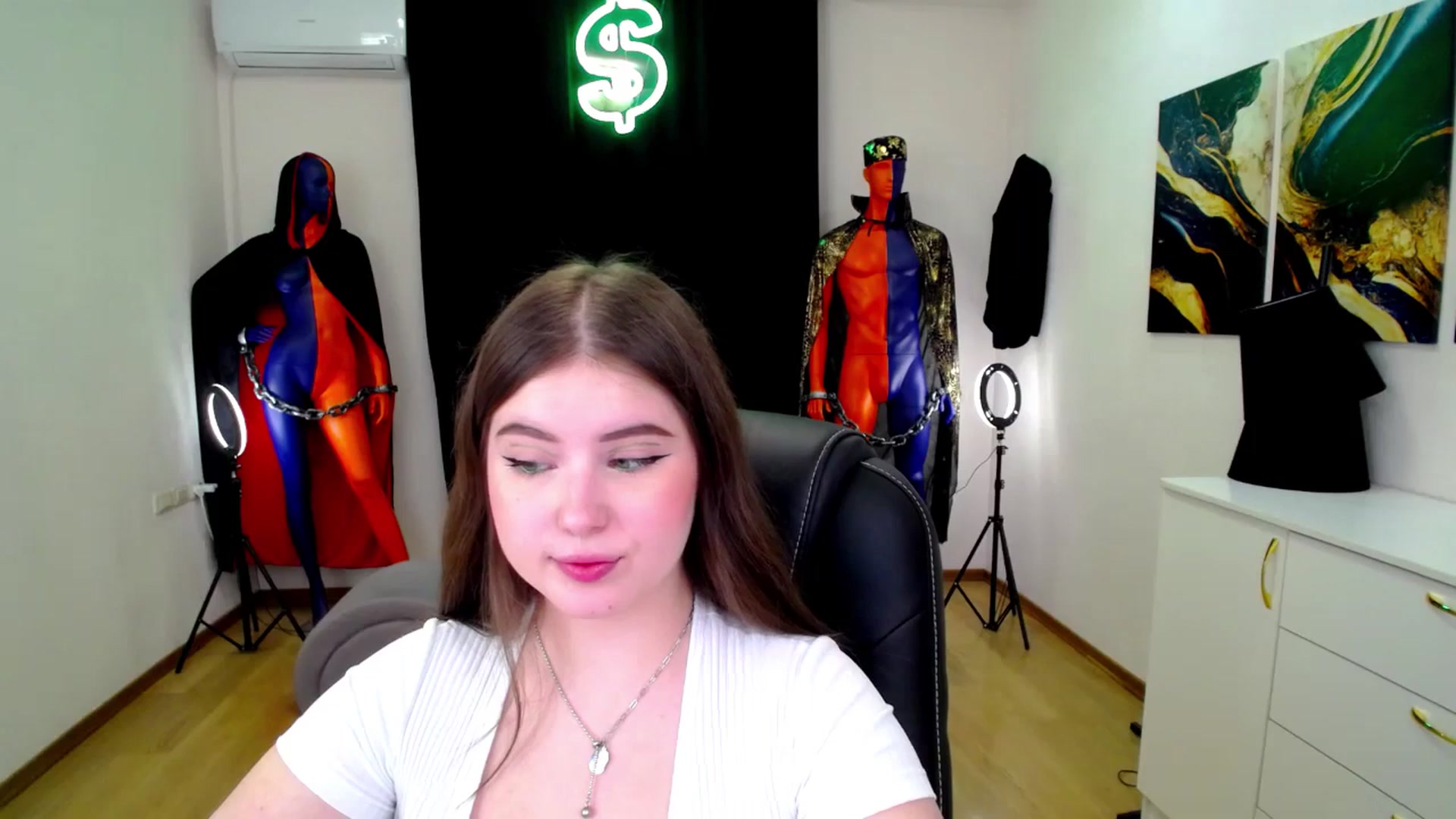 Gallery image thumbnail from AdmireMyEyes's myfreecams stream on, 11/18/2024, 21:48 image 13 of 20