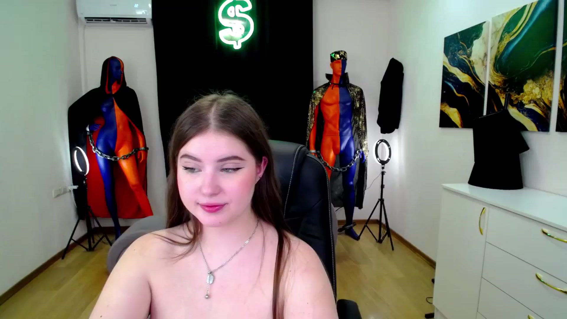Gallery image thumbnail from AdmireMyEyes's myfreecams stream on, 11/18/2024, 21:48 image 18 of 20