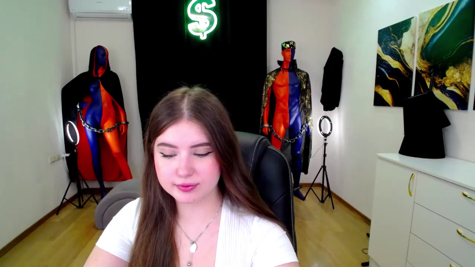 Gallery image thumbnail from AdmireMyEyes's myfreecams stream on, 11/18/2024, 21:48 image 3 of 20