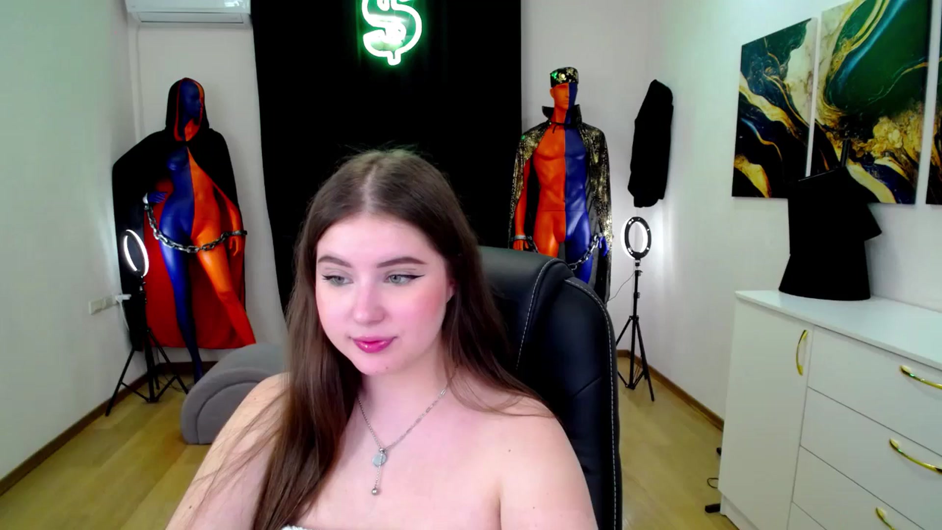 Gallery image thumbnail from AdmireMyEyes's myfreecams stream on, 11/18/2024, 22:19 image 9 of 20