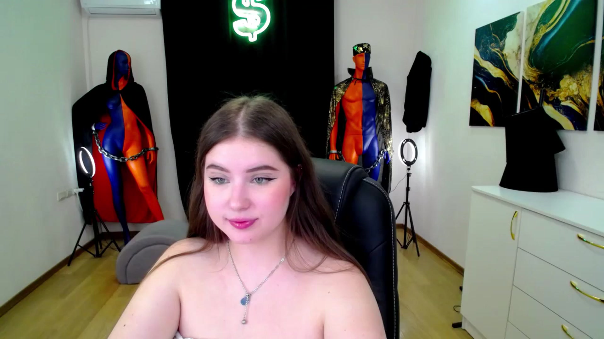 Gallery image thumbnail from AdmireMyEyes's myfreecams stream on, 11/18/2024, 22:19 image 8 of 20