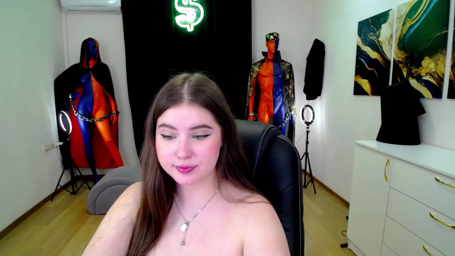 Gallery image thumbnail from AdmireMyEyes's myfreecams stream on, 11/18/2024, 22:19 image 12 of 20