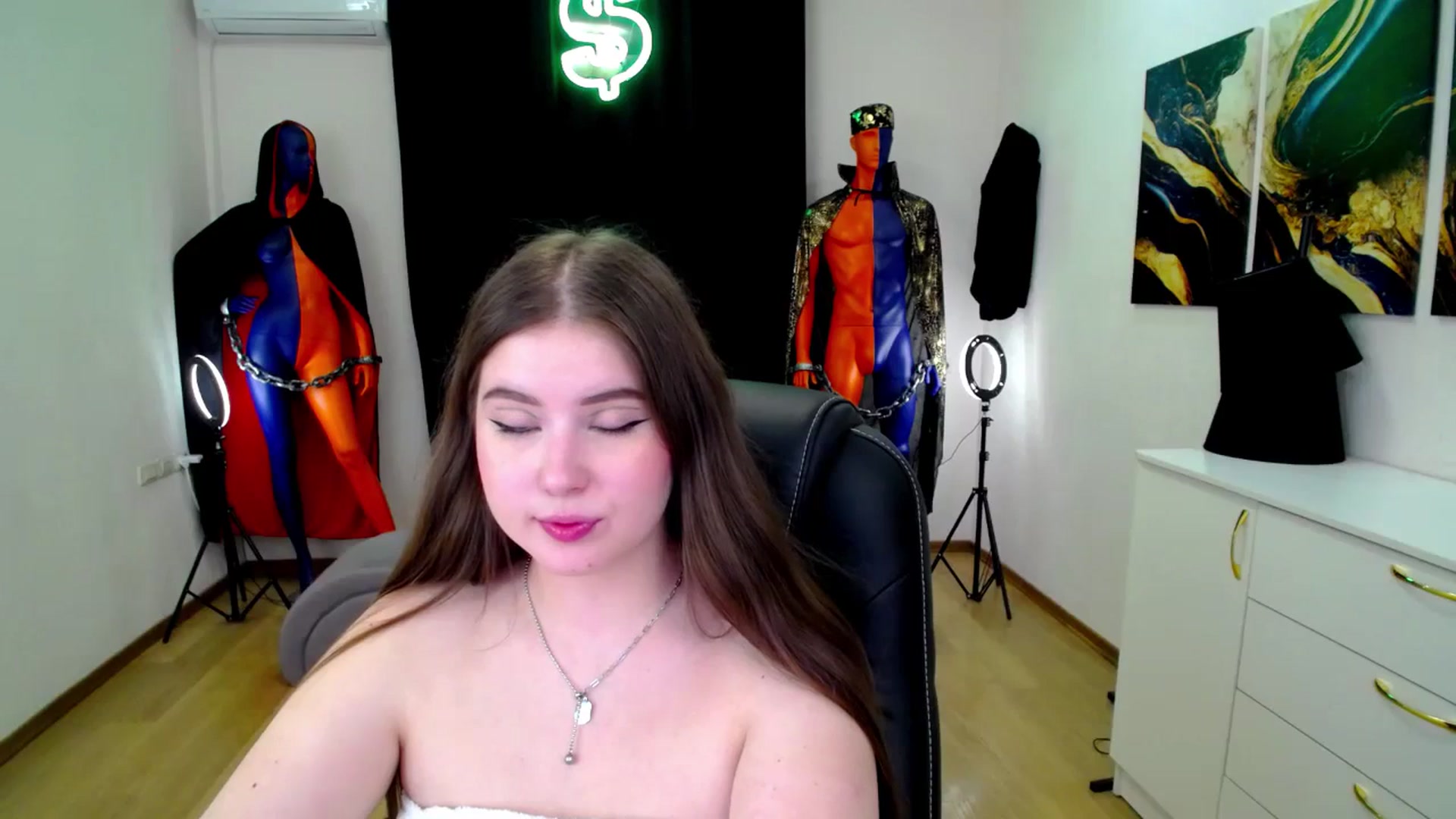 Gallery image thumbnail from AdmireMyEyes's myfreecams stream on, 11/18/2024, 22:19 image 3 of 20