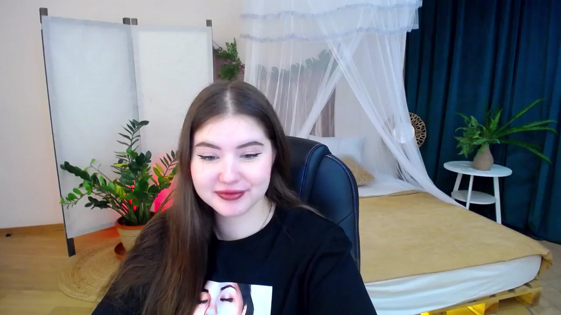 Gallery image thumbnail from AdmireMyEyes's myfreecams stream on, 11/19/2024, 18:57 image 15 of 20