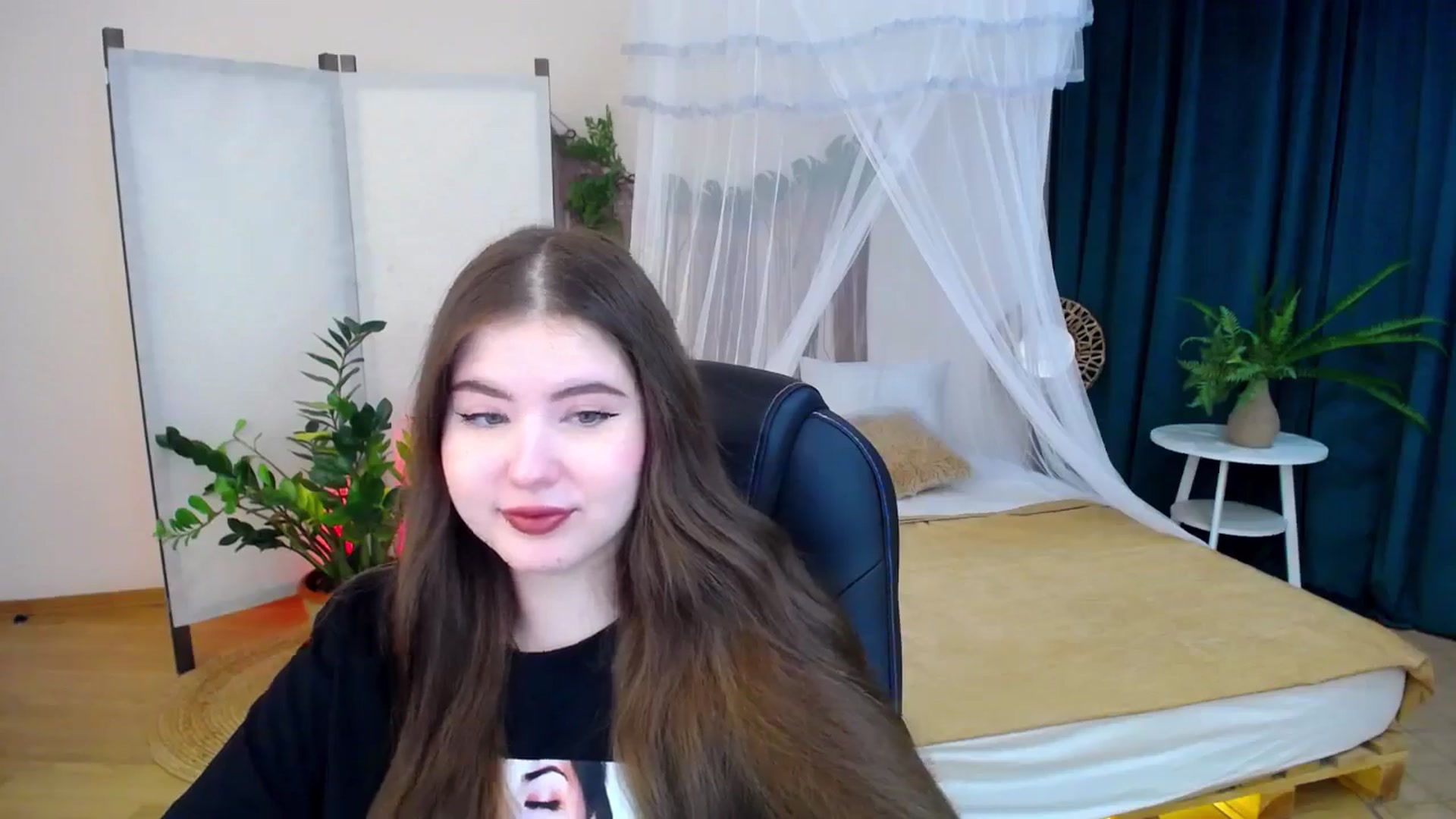 Gallery image thumbnail from AdmireMyEyes's myfreecams stream on, 11/19/2024, 18:57 image 7 of 20