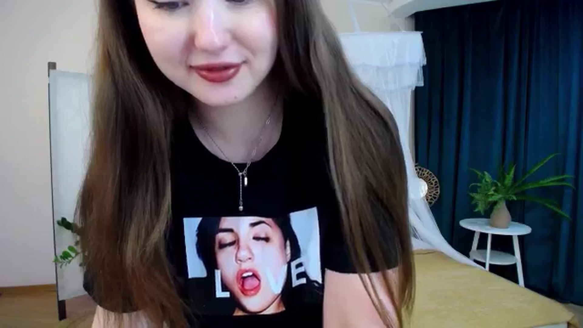 Gallery image thumbnail from AdmireMyEyes's myfreecams stream on, 11/19/2024, 21:25 image 18 of 20