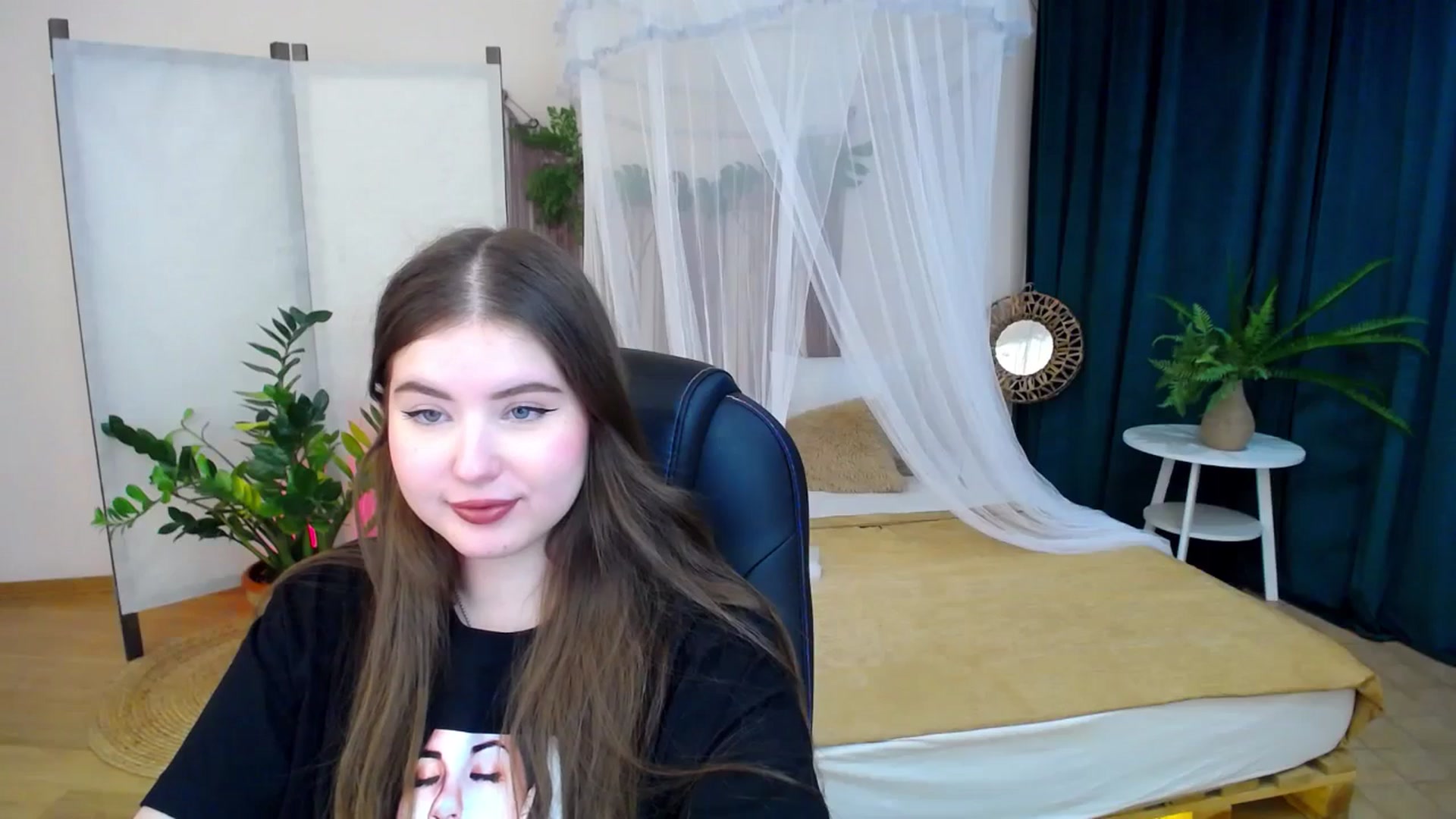 Gallery image thumbnail from AdmireMyEyes's myfreecams stream on, 11/19/2024, 23:46 image 16 of 20