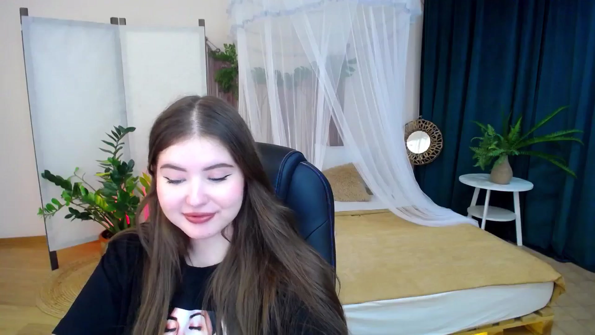 Gallery image thumbnail from AdmireMyEyes's myfreecams stream on, 11/19/2024, 23:46 image 19 of 20