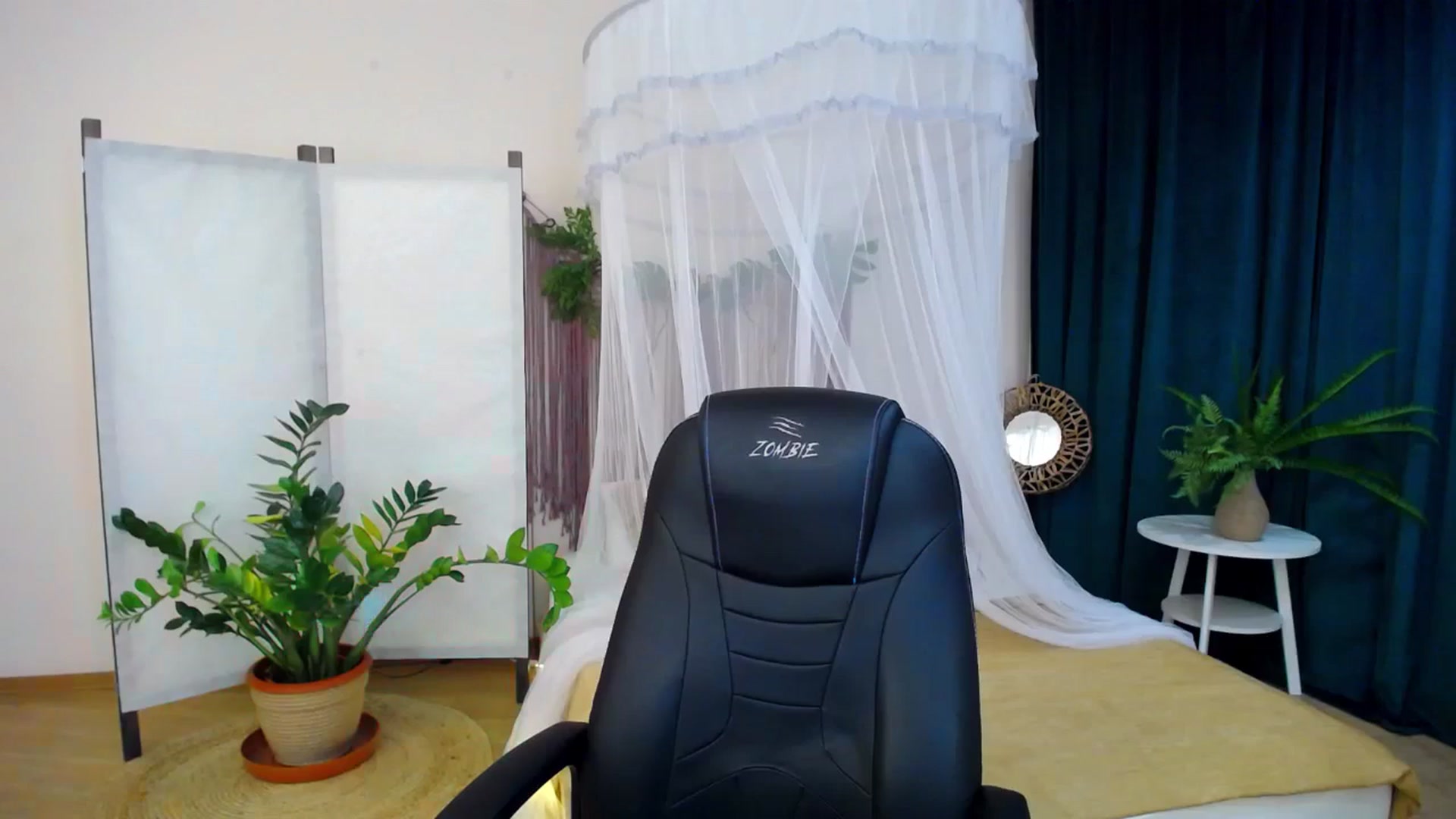 Gallery image thumbnail from AdmireMyEyes's myfreecams stream on, 11/20/2024, 24:51 image 17 of 20