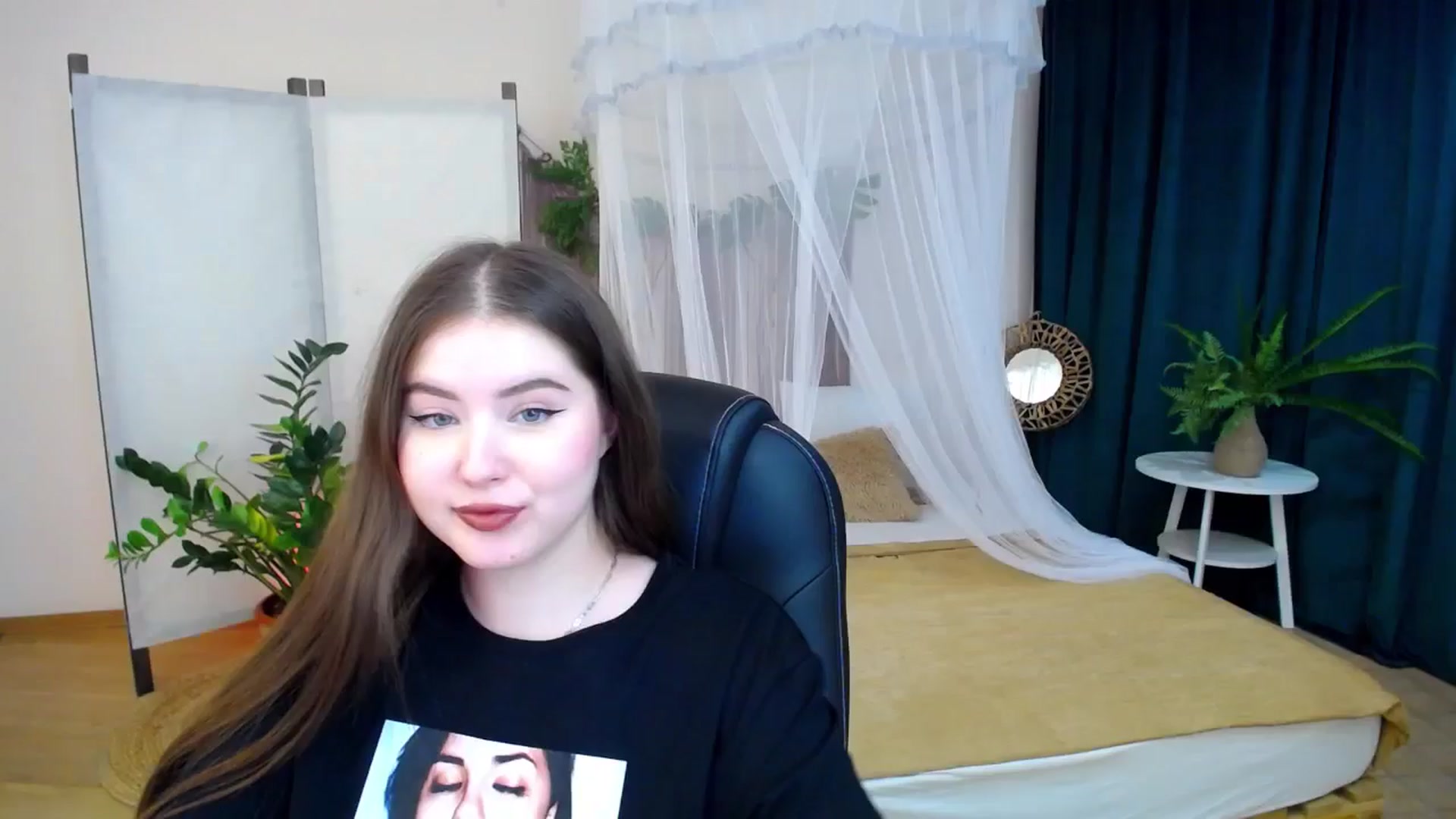 Gallery image thumbnail from AdmireMyEyes's myfreecams stream on, 11/20/2024, 24:51 image 1 of 20