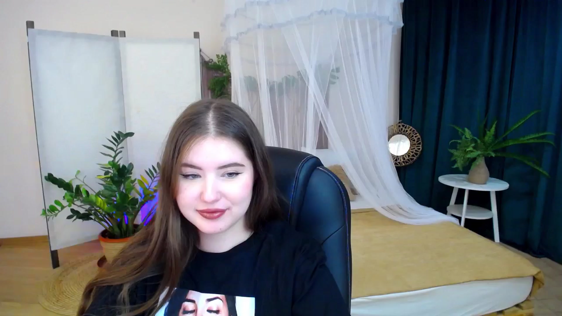Gallery image thumbnail from AdmireMyEyes's myfreecams stream on, 11/20/2024, 24:51 image 5 of 20